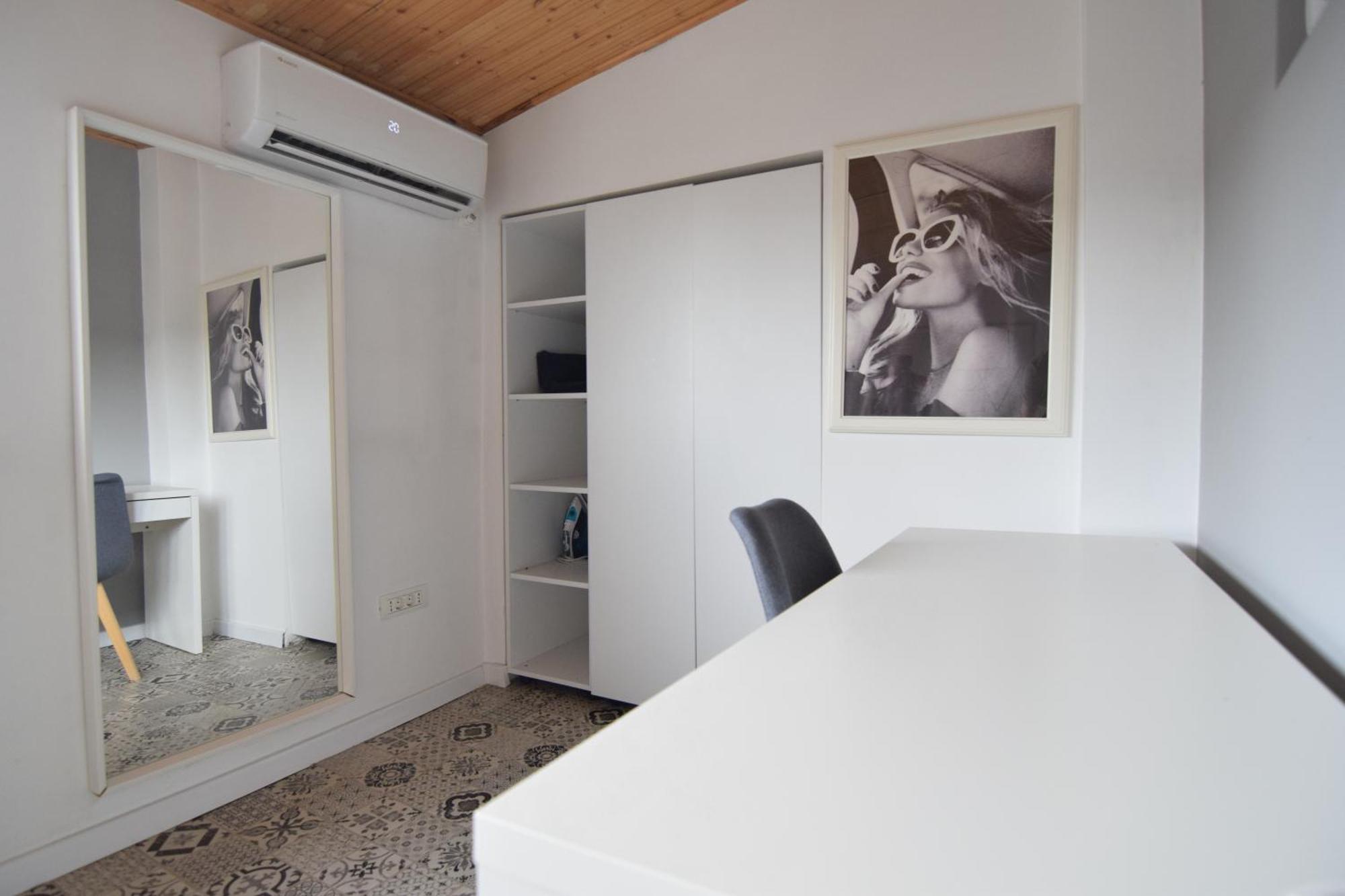 Studio In The Old City Boekarest Buitenkant foto